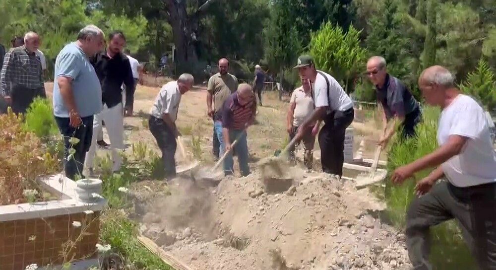 Genç Kız 17 Yıl Sonra Toprağa Verildi (3)