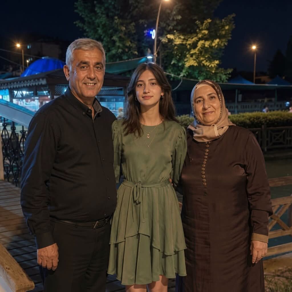 Gözyaşları Sel Oldu Aynı Aileden 3 Kişi Son Yolculuğuna Uğurlandı (1)