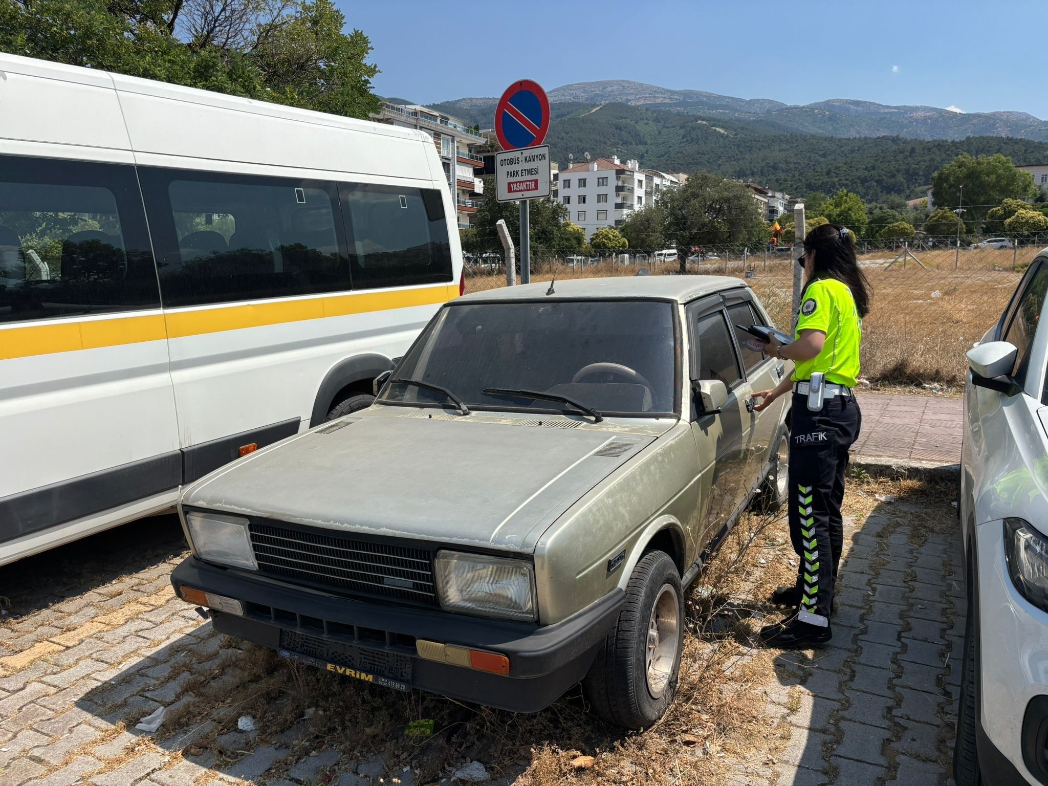 Hurda Araçlar Toplanıyor (1)