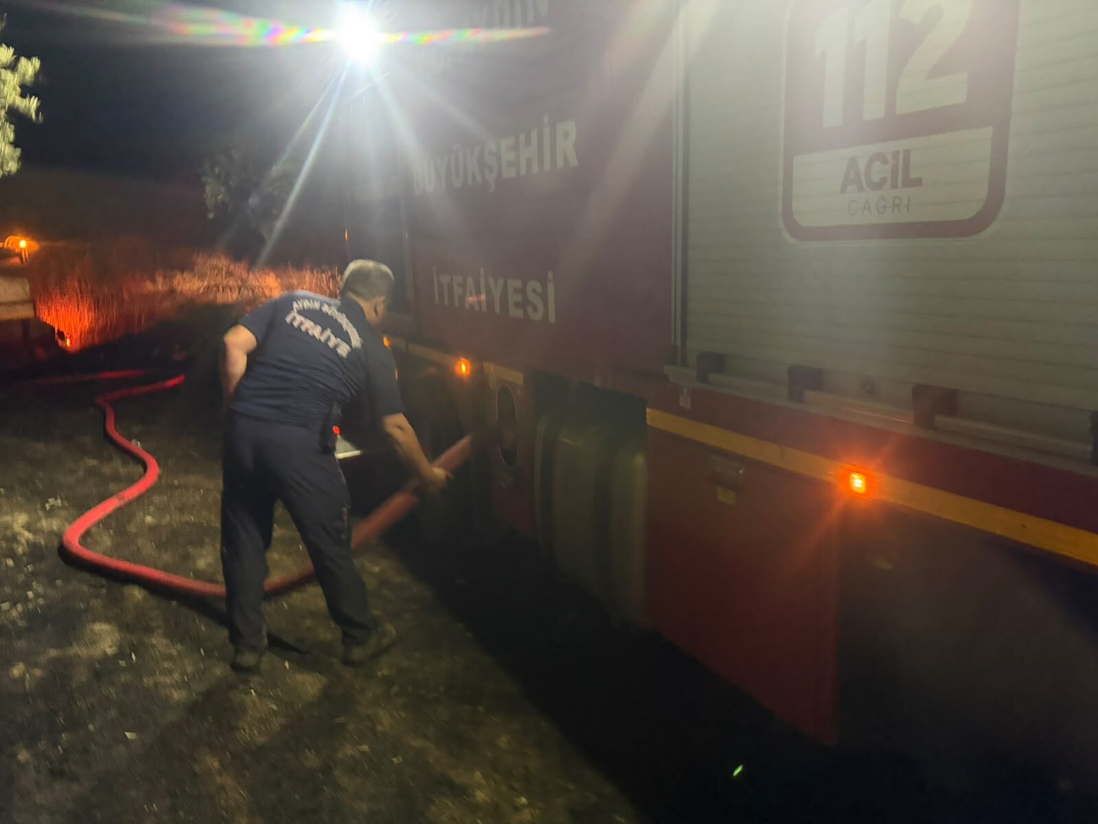 Mimar Sinan Mahallesi’nde korkutan yangın.. Aydın Büyükşehir’in hızlı müdahalesi faciayı önledi