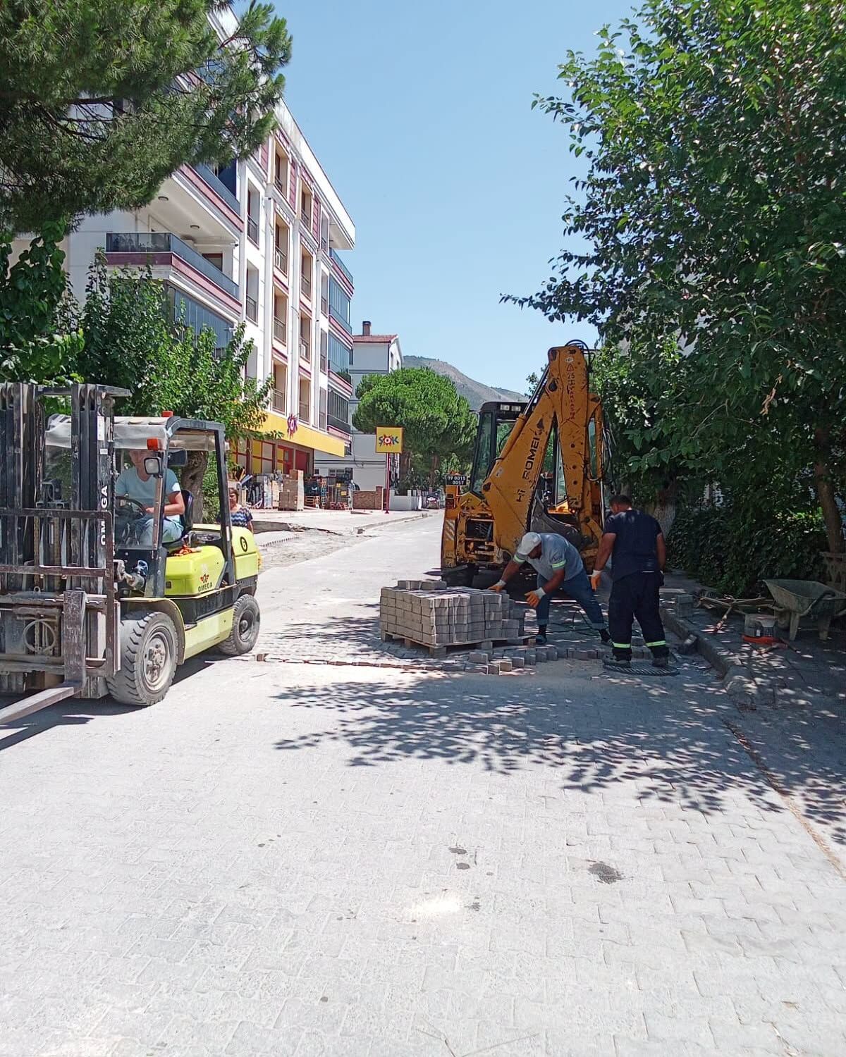 Söke Belediyesi Yol Yenileme Seferberliğini Sürdürüyor 4 Mahallede Hummalı Çalışma (4)