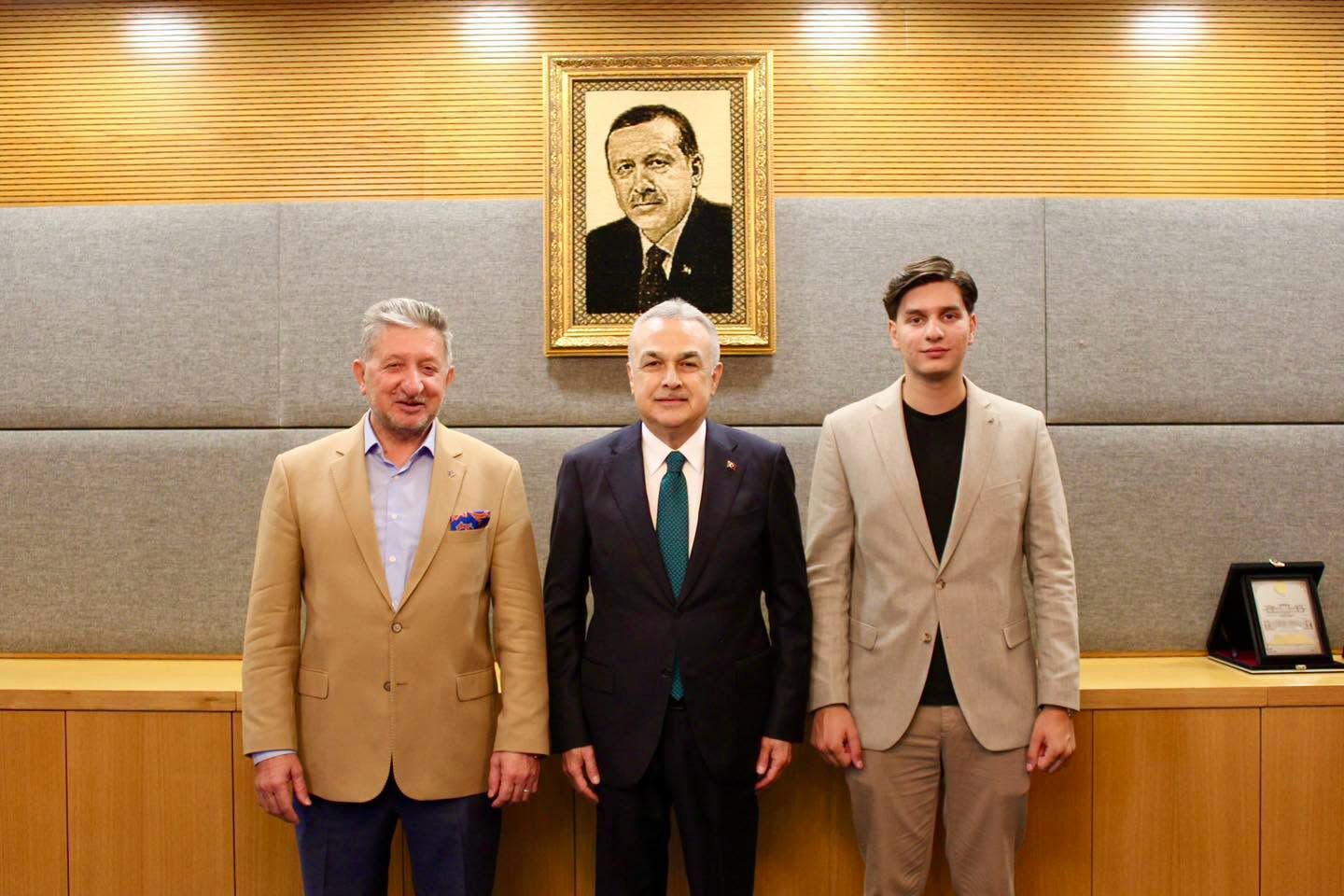 Ak Parti Aydın Milletvekili Mustafa Savaş Hemşehrileriyle Meclis’te Bir Araya Geldi (4)