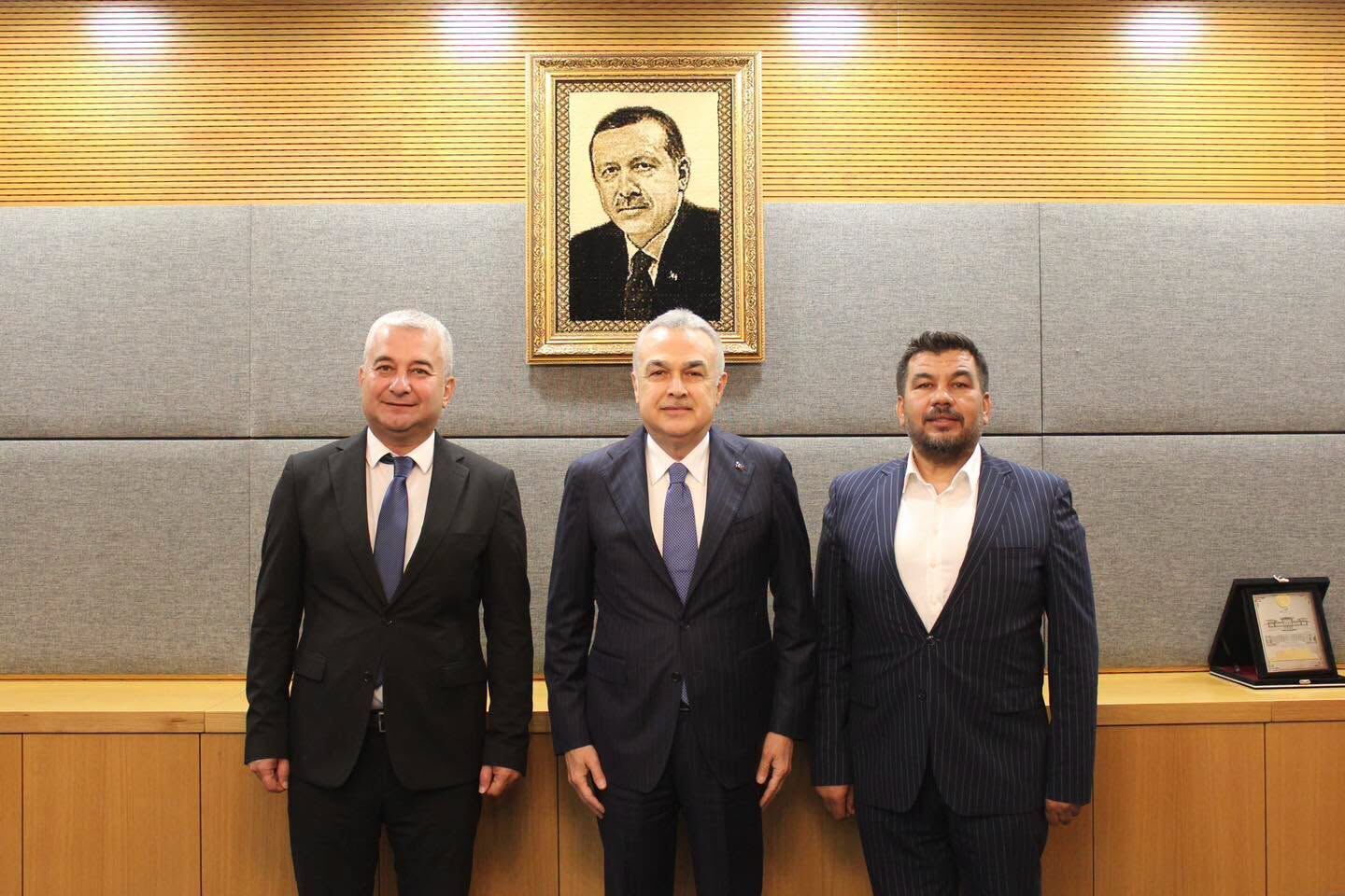 Ak Partili Savaş Meclis’te Hemşehrileriyle Bir Araya Gelmeye Devam Ediyor (2)