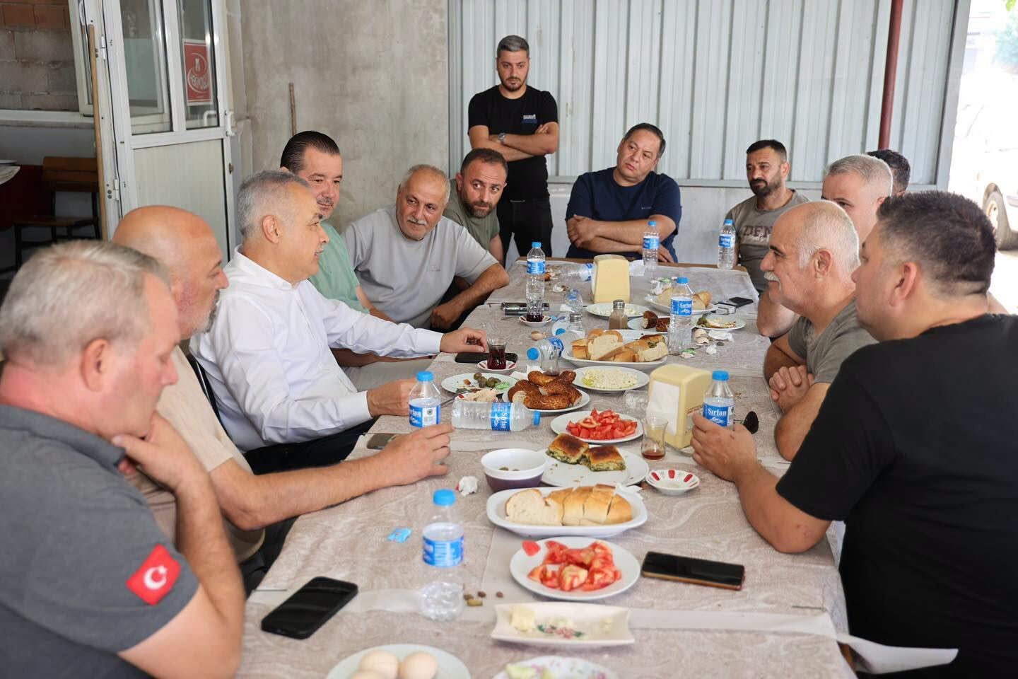 Ak Partili Savaş Sanayi Esnafıyla Kahvaltıda Bir Araya Geldi (2)