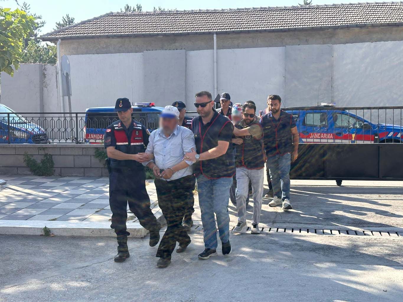 Anne Ve Üvey Baba Gözaltında (3)