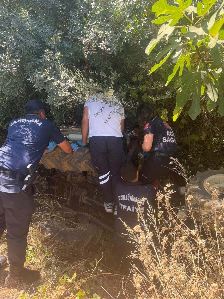 Aydın Germencik’te Traktör Devrildi, Sürücü Altında Kaldı (3)