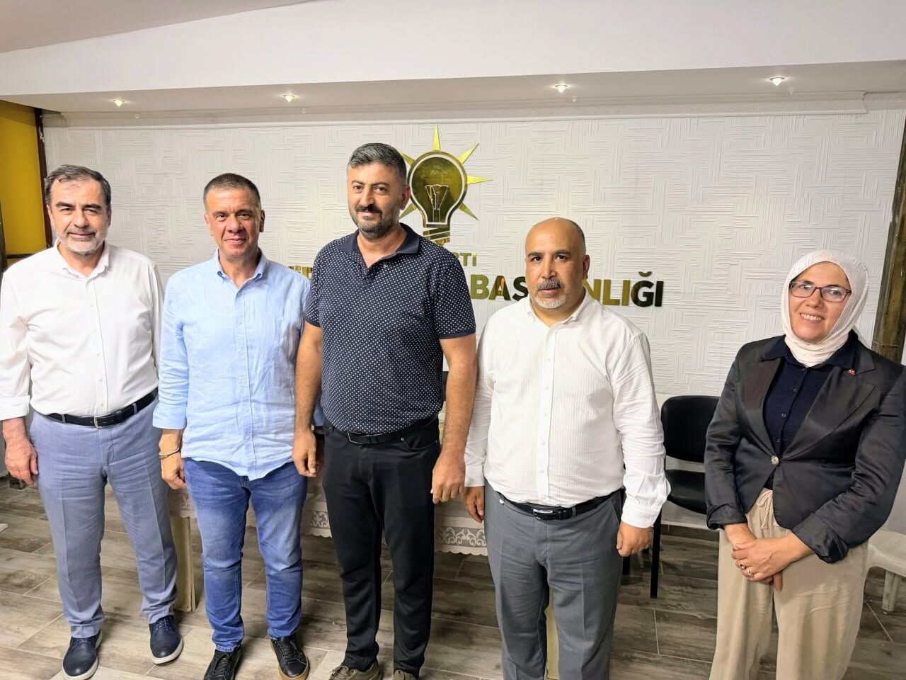 Aydın Siyasetinde Ak Parti Rüzgarı.. Yeni Üyelere Rozet Takıldı (7)