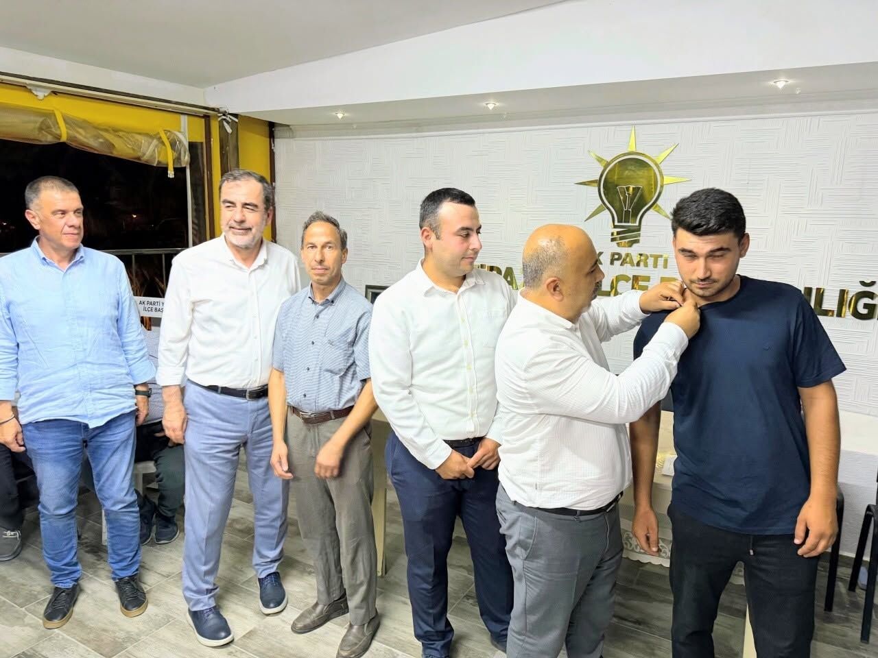 Aydın Siyasetinde Ak Parti Rüzgarı.. Yeni Üyelere Rozet Takıldı (8)