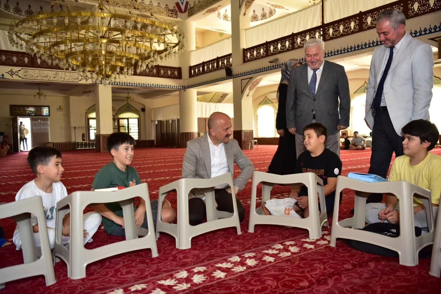 Aydın Valisi Osman Varol Yaz Kur'an Kursundaki Öğrencilerle Buluştu (2)