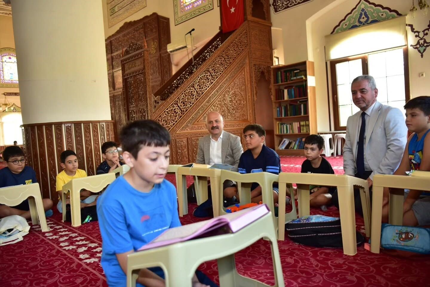 Aydın Valisi Osman Varol yaz Kur'an kursundaki öğrencilerle buluştu