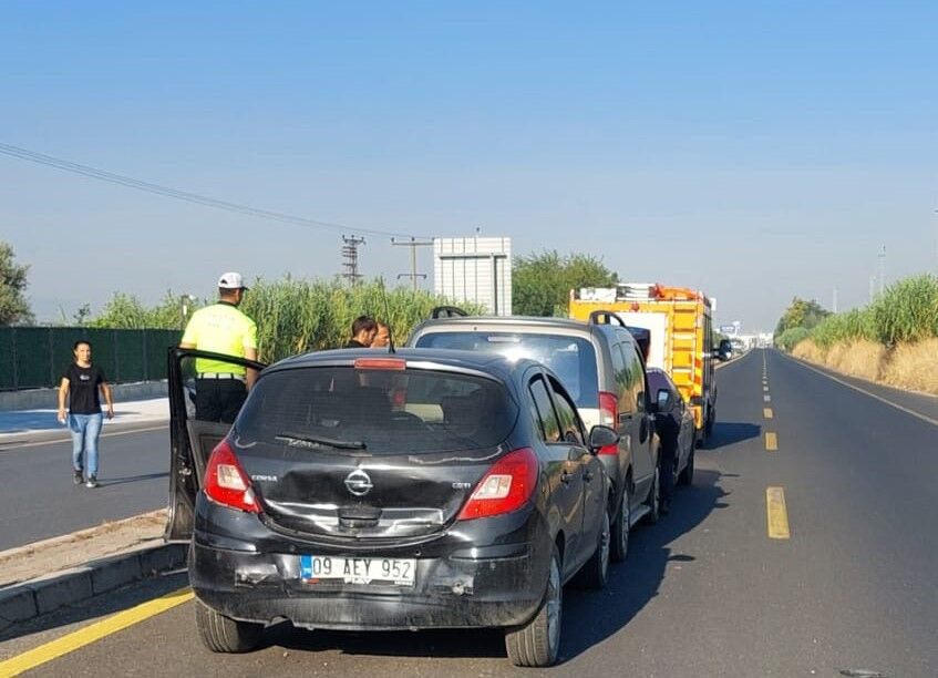 Aydın’da 8 Araç Kazaya Karıştı (1)