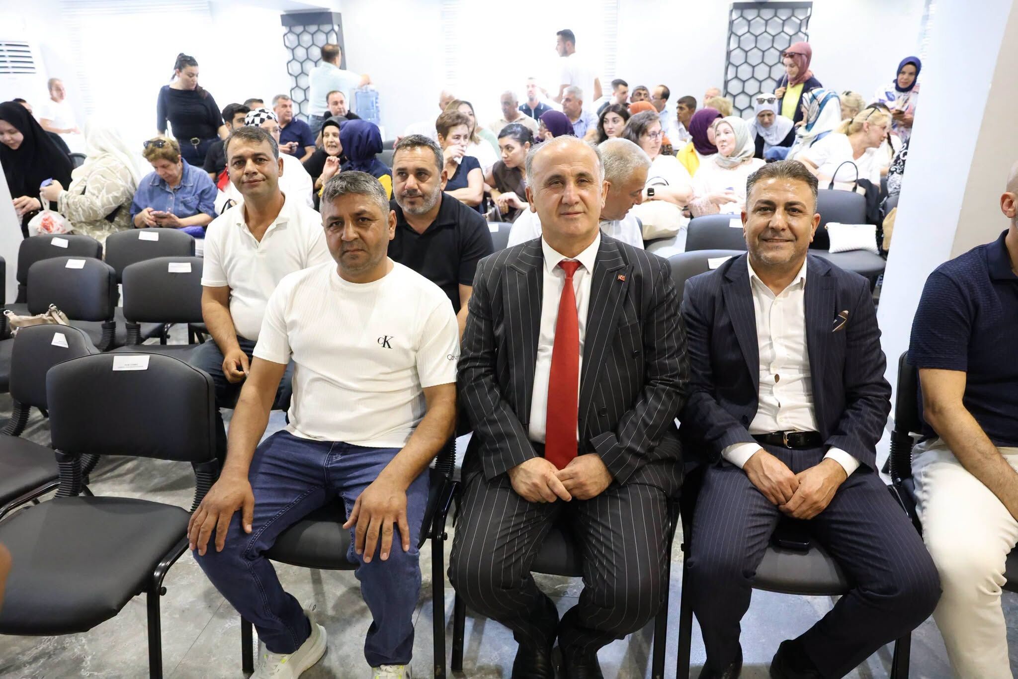 Aydın’da Bir Meclis Üyesi Daha Ak Parti’ye Katıldı (1)