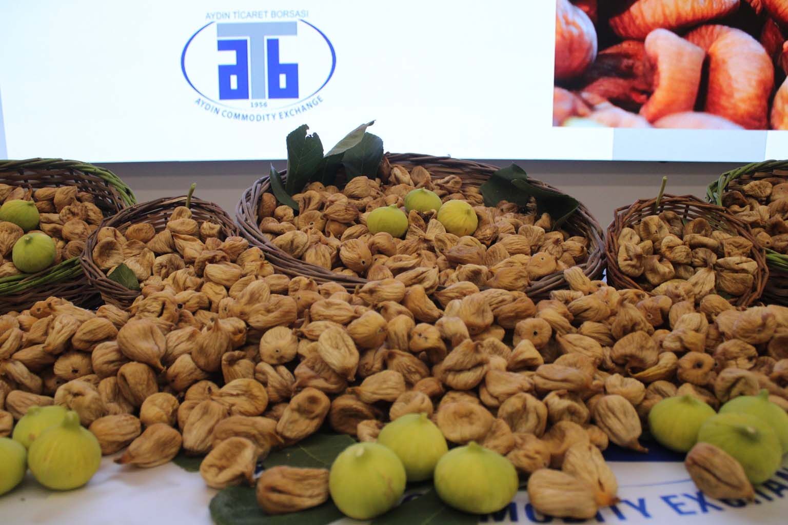 Aydın'da Sezonun Ilk Kuru Inciri 850 Liradan Satıldı (3)