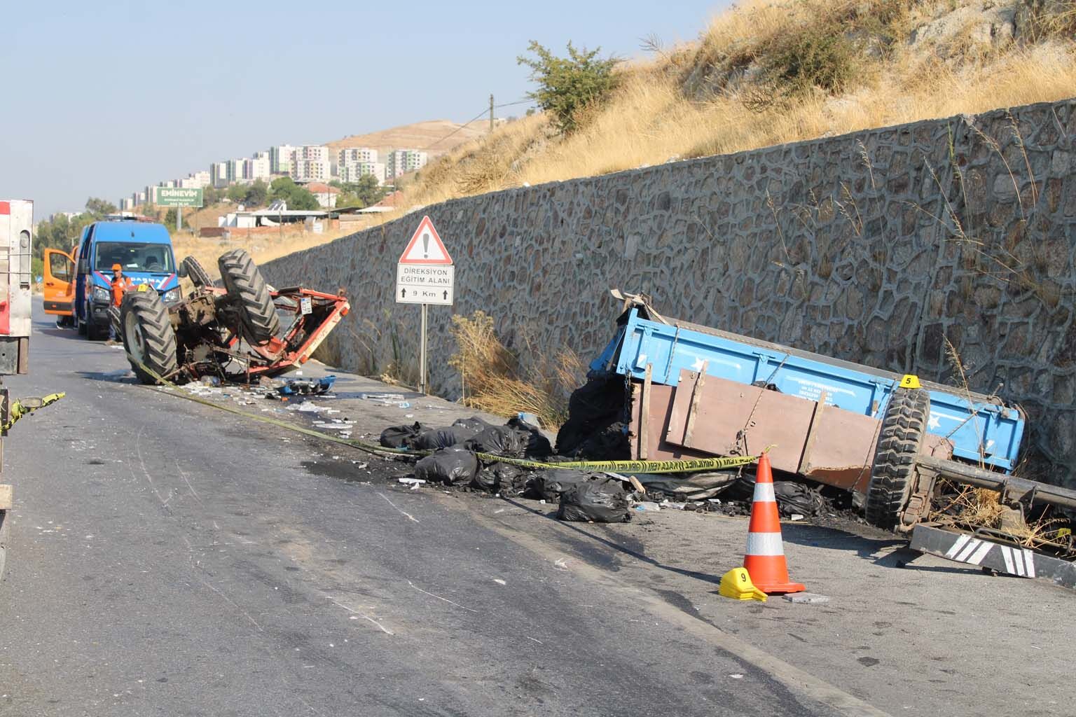 Aydın’daki Traktör Kazasında 1 Kişi Hayatını Kaybetti, 2 Kişi Yaralı (1)
