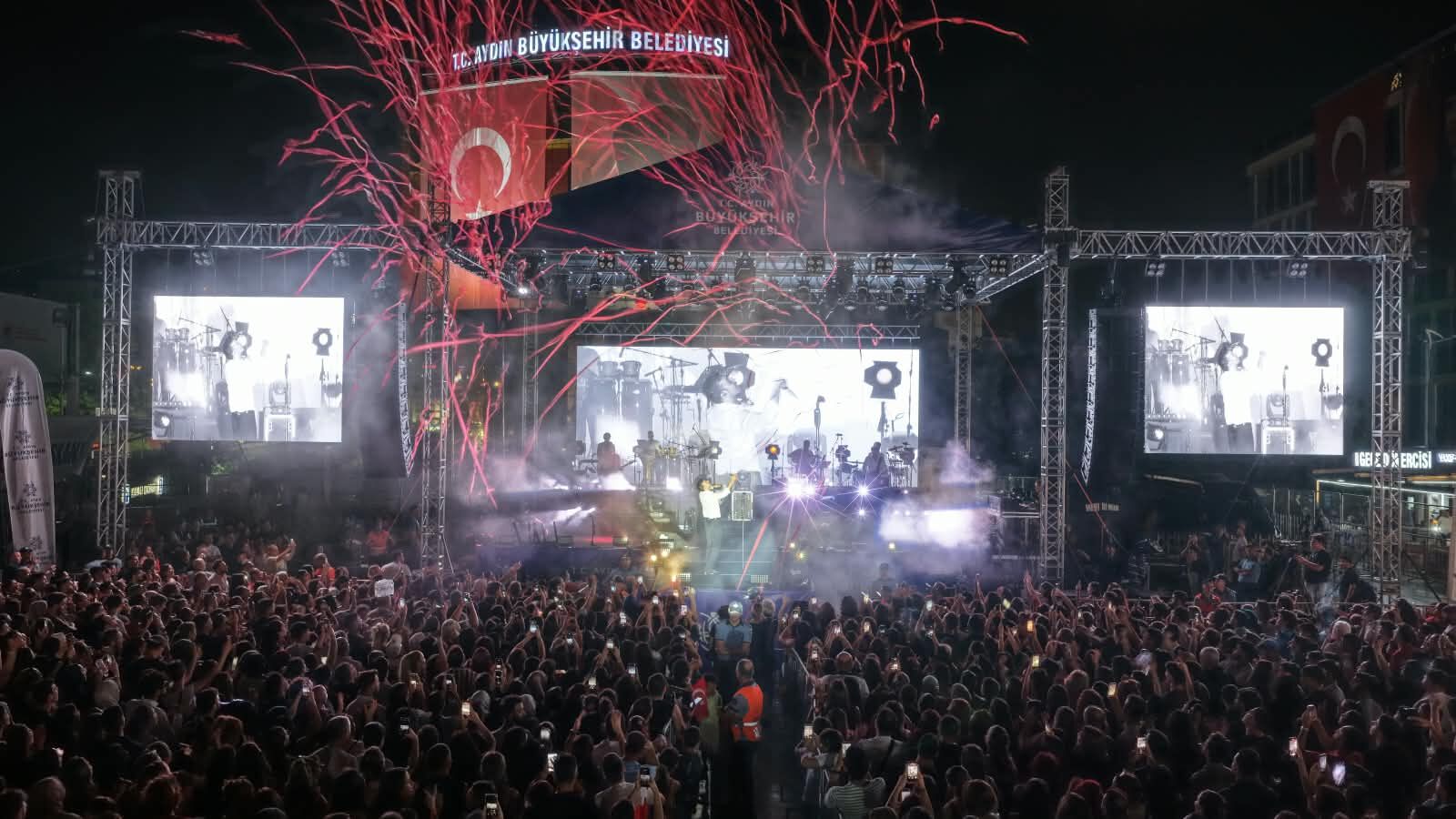Başkan Çerçioğlu Aydınlıları 30 Ağustos Zafer Bayramı’nda Unutulmaz Kutlamalarla Buluşturdu (7)