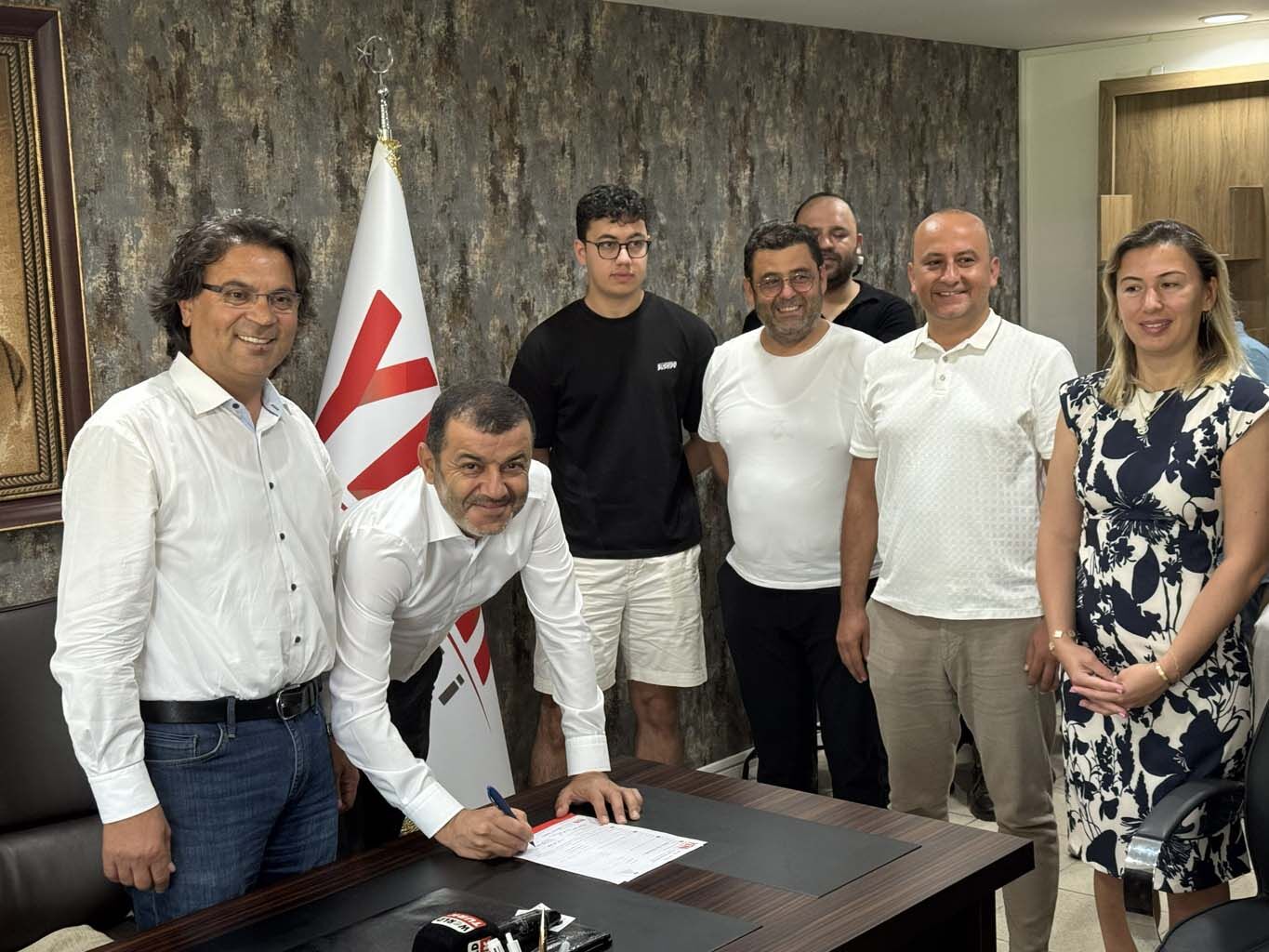 Belediye Başkanı Gaza Geldi Yeni Parti Ilk Seçimde Türkiye’nin 1. Partisi Olacaktır (5)