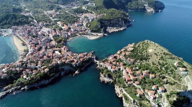 Bodrum Ve Çeşme’yi Geride Bıraktı.. Küçücük Ilçeye Milyonlarca Turist Geldi (1)