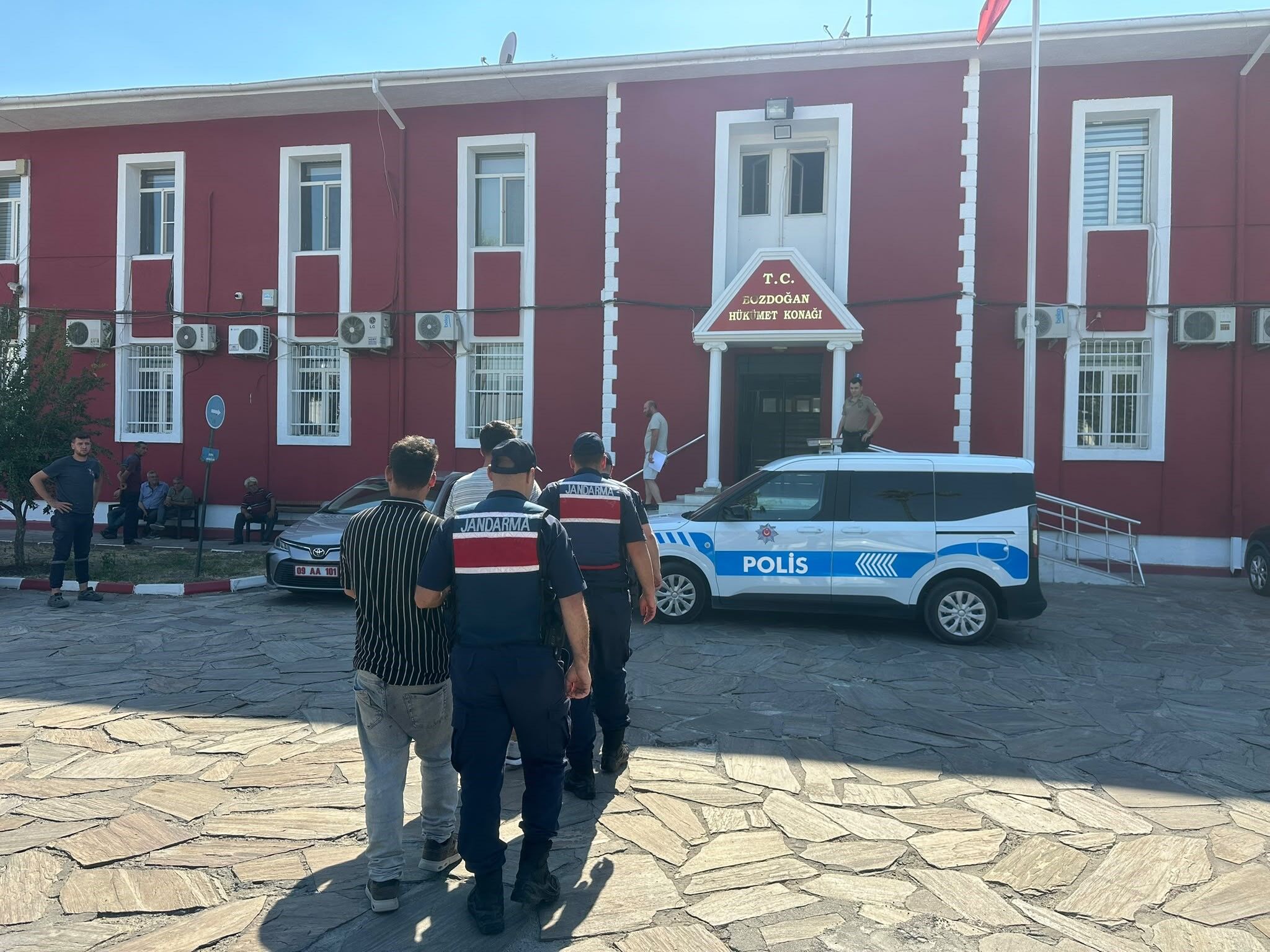 Bozdoğan’da çaldılar, Nazilli’de bozdurmak isterken enselendiler