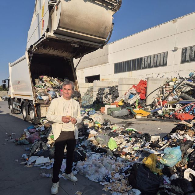 Çöplükte 38 milyon lira aradılar.. Bulunca herkes şaşkına döndü