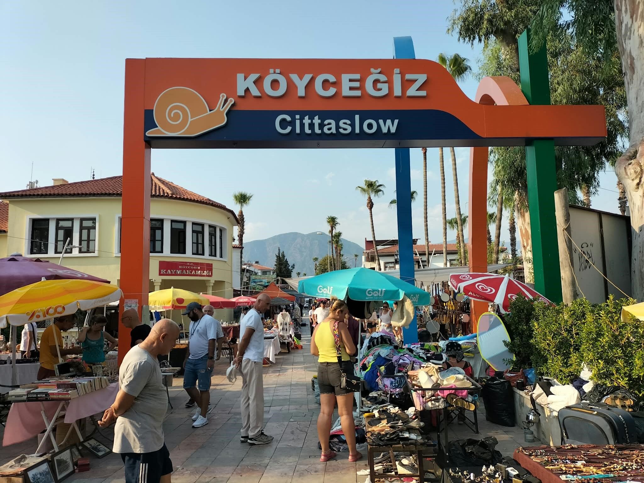 İkinci El Pazarı Sıcak Havadan Etkilendi (2)