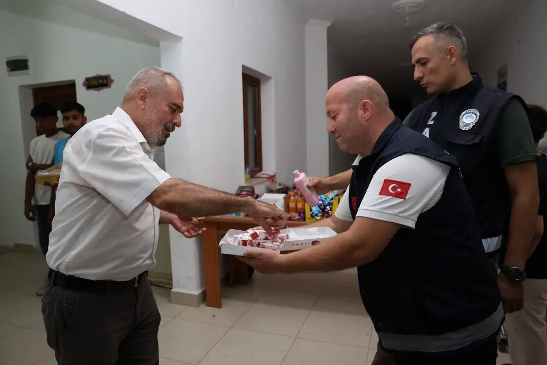 İncirliova'da Kandil Gecesi Camilerde Ikram Dağıtıldı (4)
