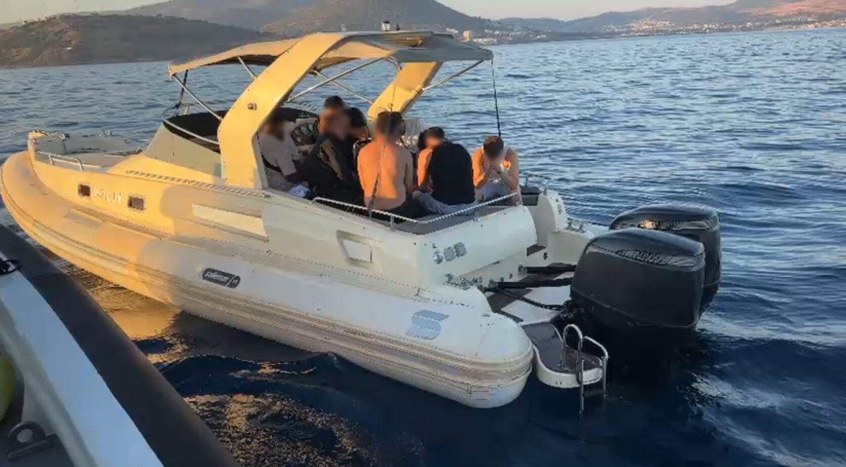 İzmir Açıklarında 44 Düzensiz Göçmen Yakalandı (1)