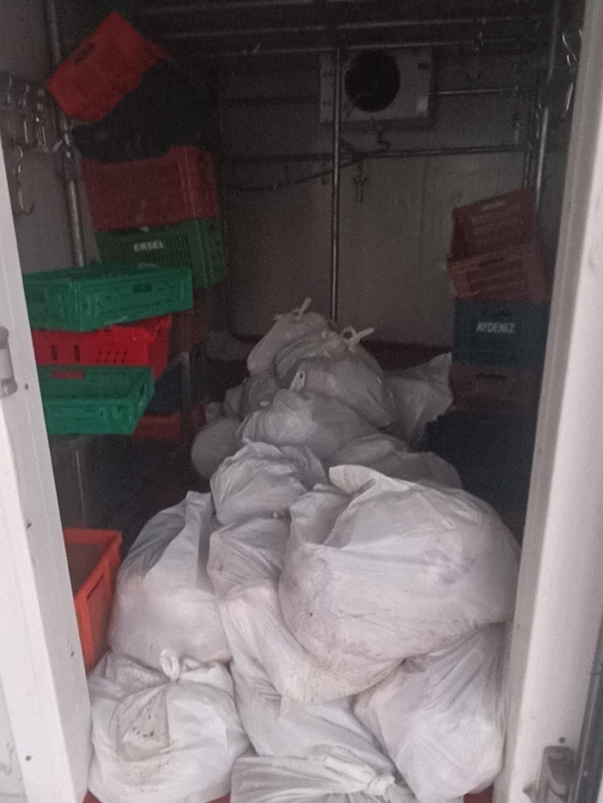 Kasaptan 400 Kilo Bozuk Et Çıktı (3)