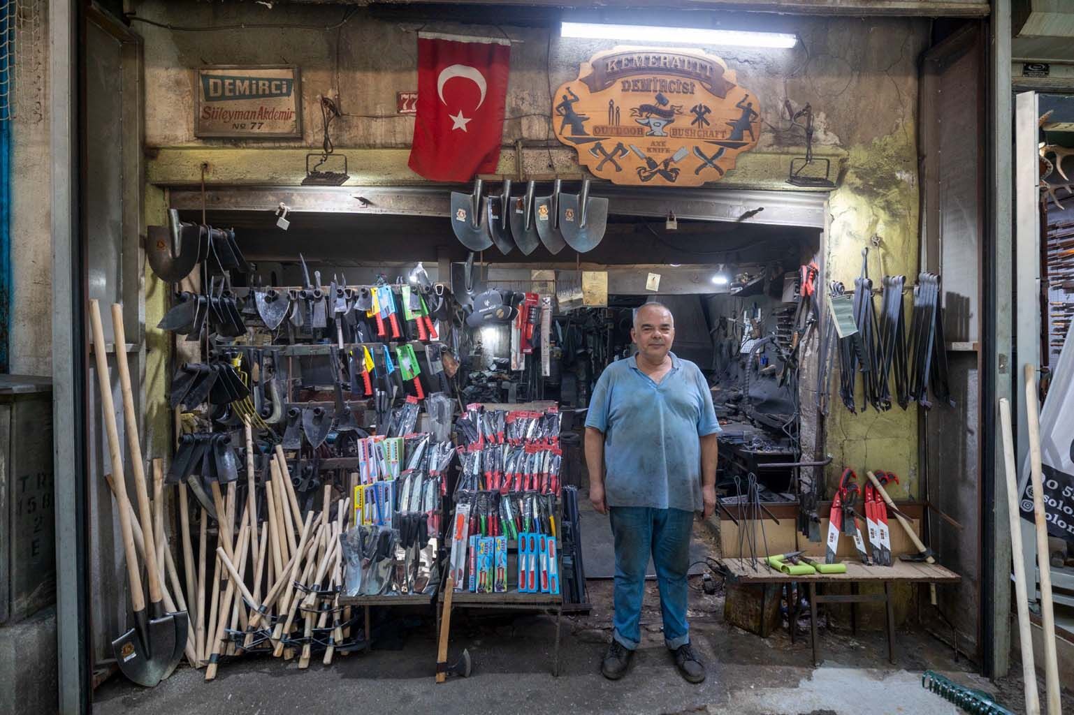 Kemeraltı’nın görünmeyen dükkanları