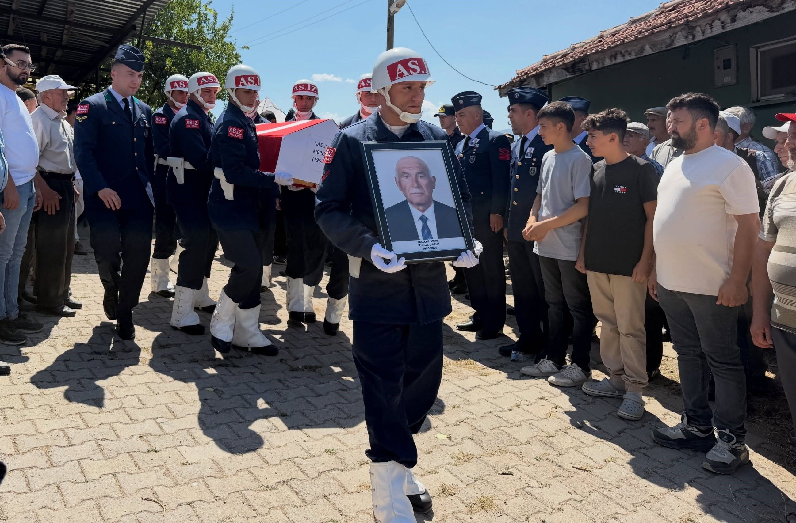 Kıbrıs gazisi Nazlım Abay son yolculuğuna uğurlandı