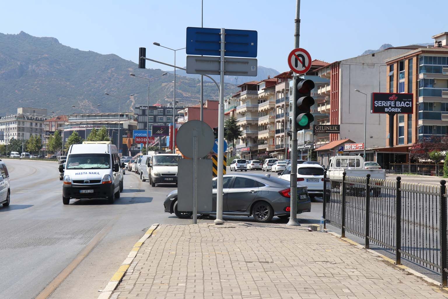 Kural tanımaz sürücüler kazaya davetiye çıkarıyor