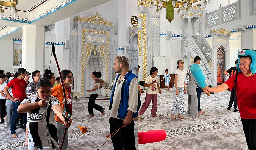 Kur'an Kurslarında Neşeli Etkinlikler (3)