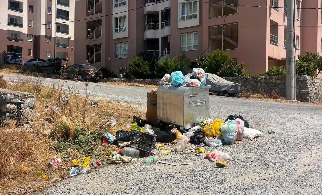 Kuşadası Çöp Adasına Döndü! Kuşadası Belediyesi Ne Iş Yapıyor (1)
