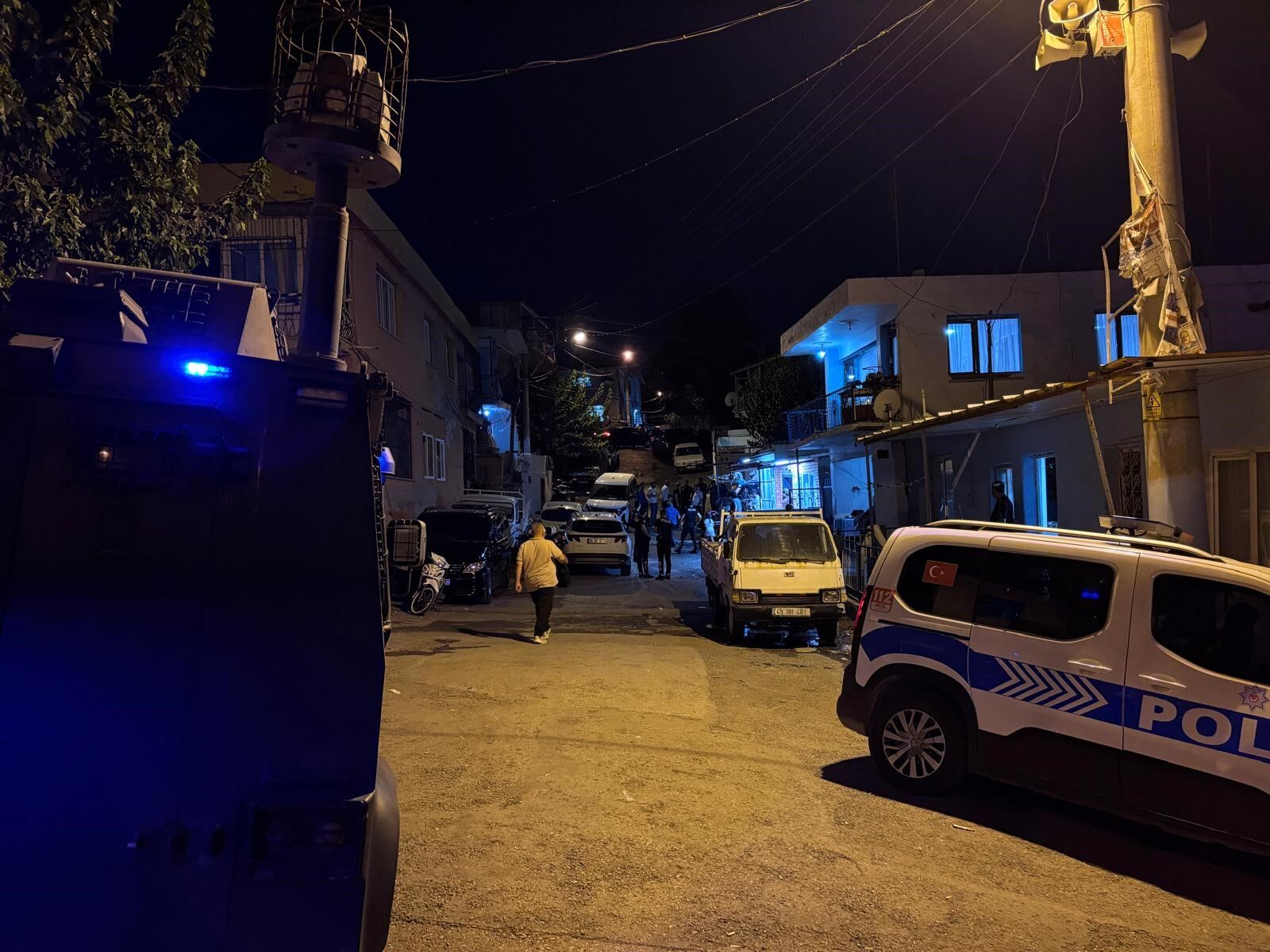 Mahalle Birbirine Girdi, 13 Kişi Yaralandı (2)