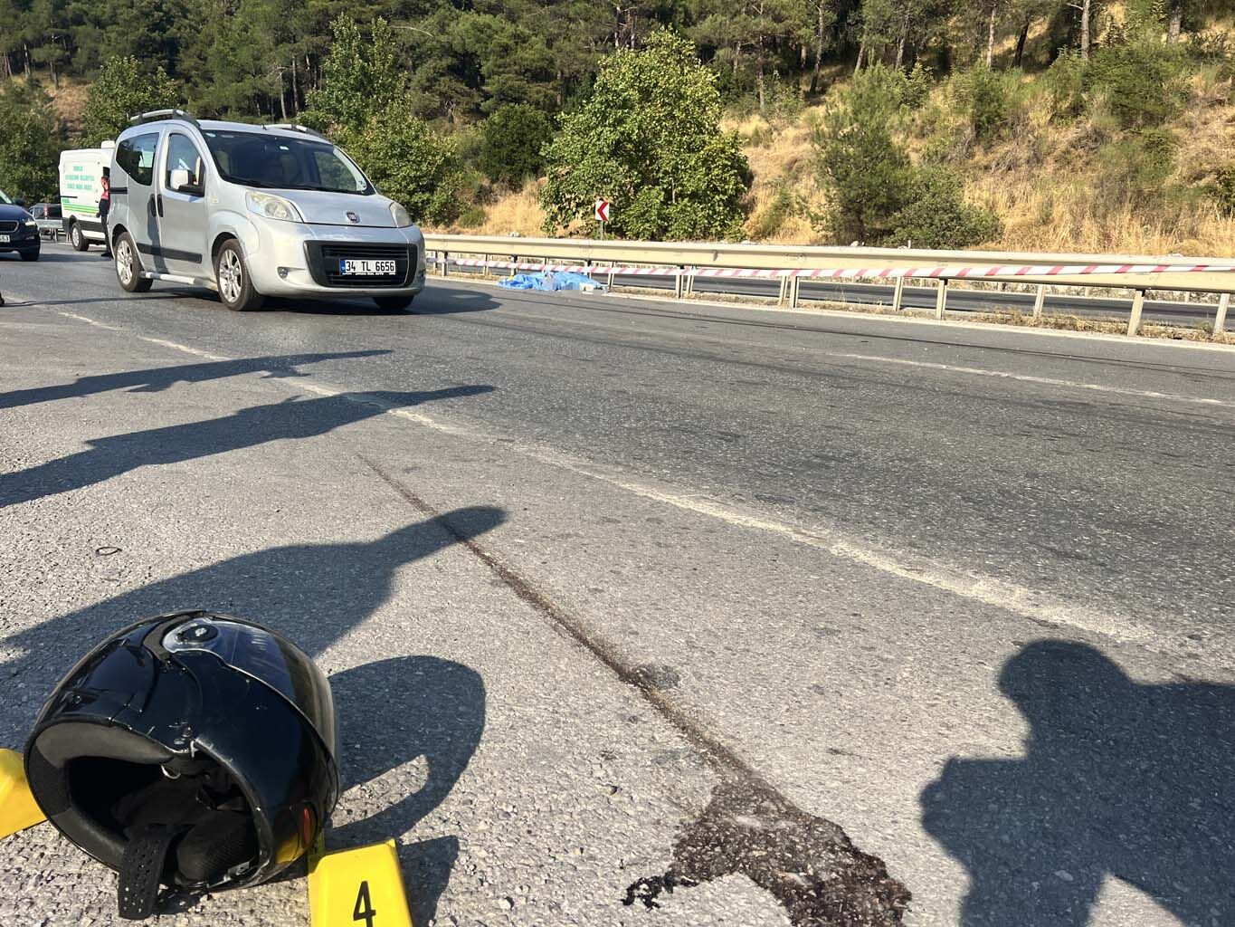 Motosiklet Bariyerlere Çarptı, Sürücü Hayatını Kaybetti (3)