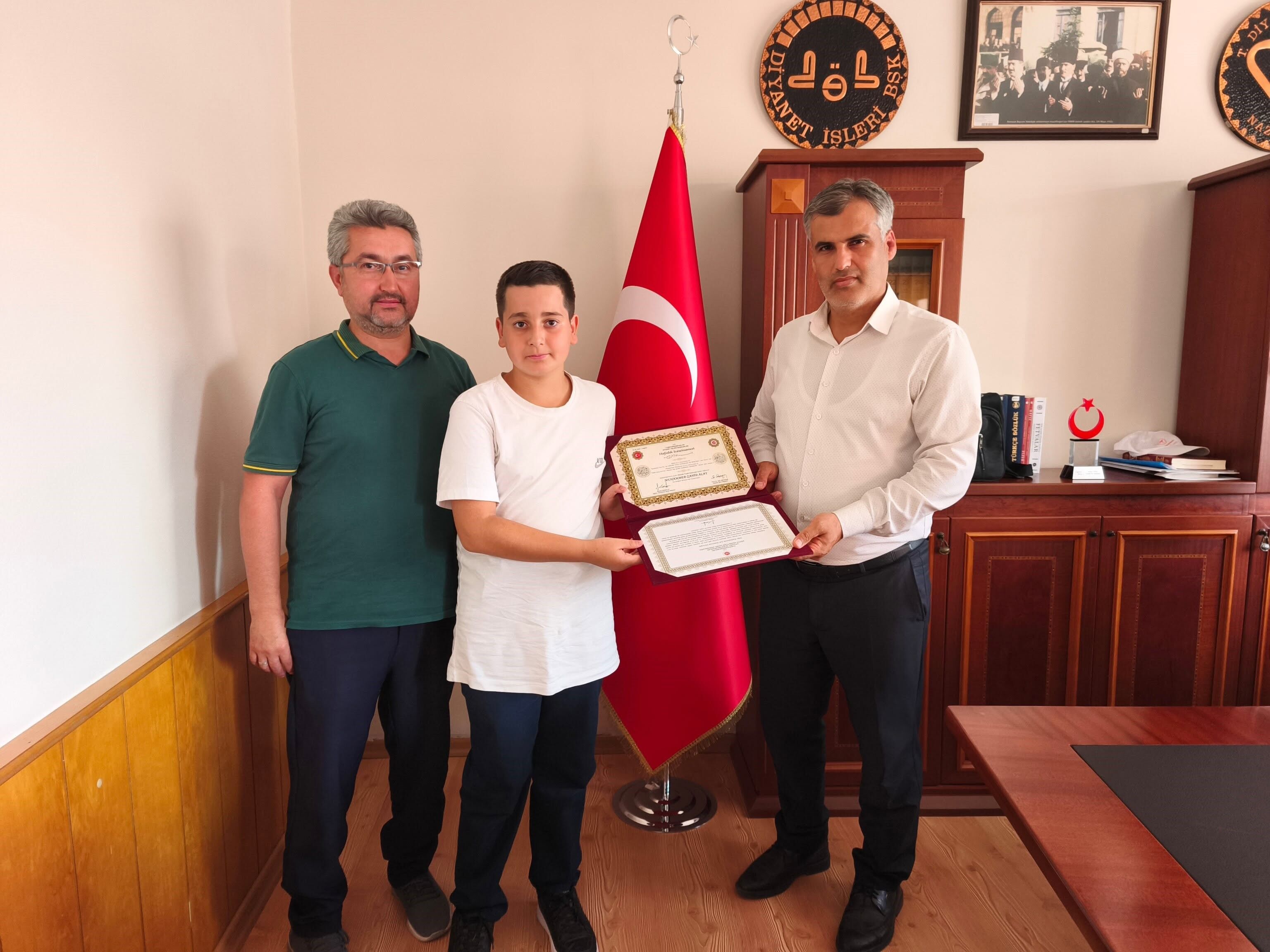 Nazilli’de Hafızlığını Tamamlayan Öğrencilere Belgeleri Verildi (2)