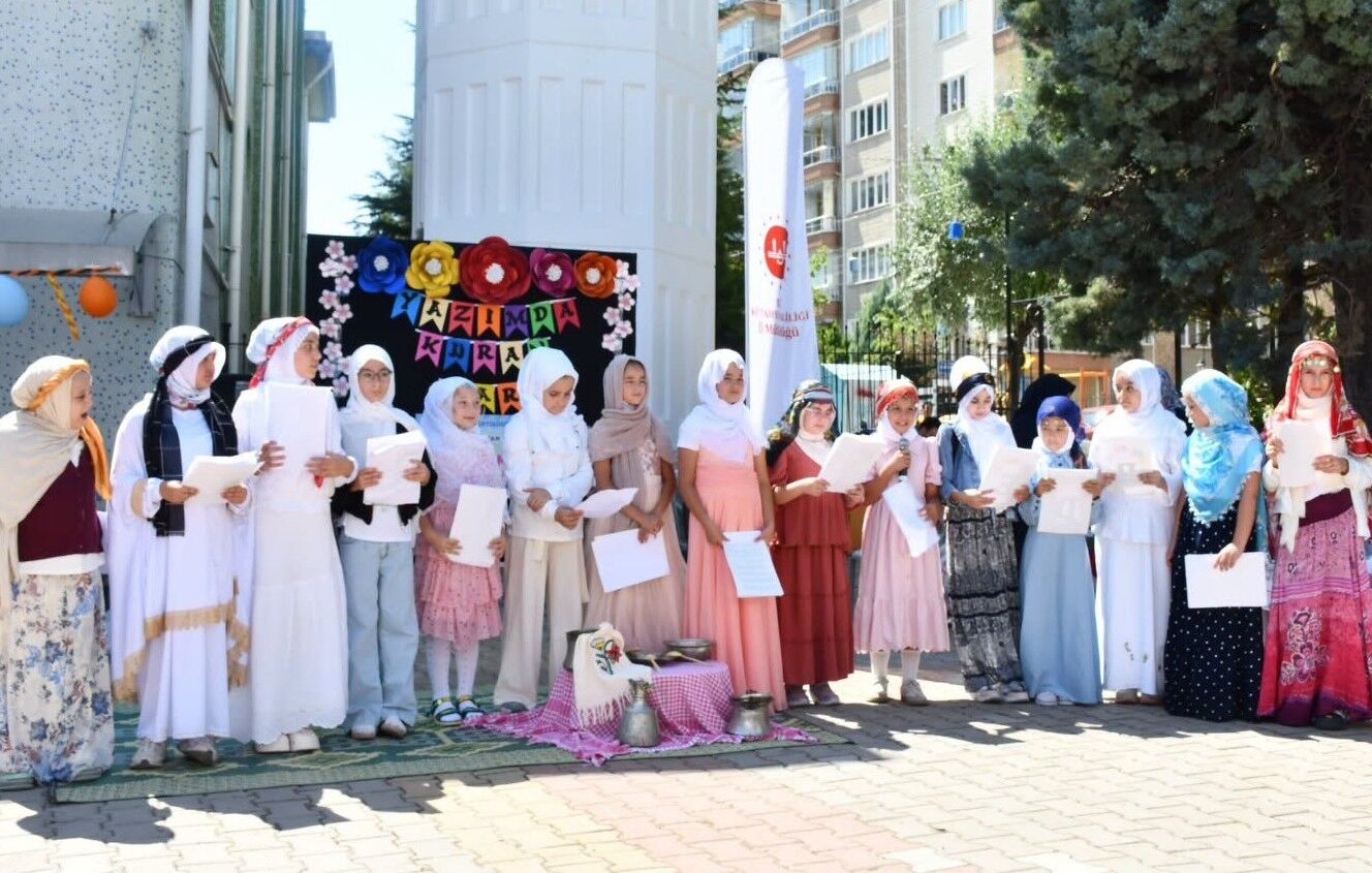 Ömrümde Kur'an Var Programına Öğrencilerden Yoğun Katılım (3)