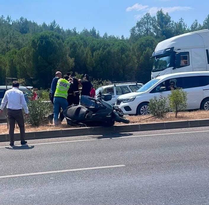 Polisten Kaçarken Yakalandı, 1 Kilo 953 Gram Esrar Ele Geçirildi (3)
