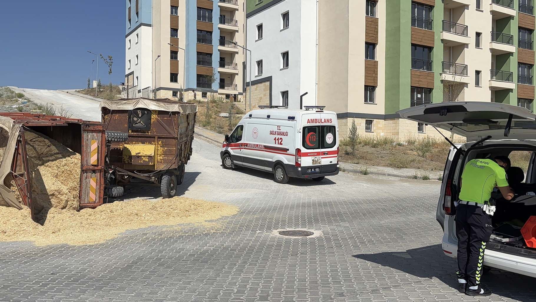 Traktör Yokuşta Devrildi (3)