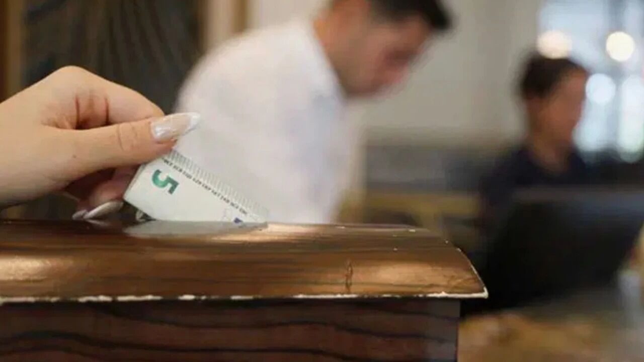 Tüm garsonları ilgilendiriyor! İşletmeciler bunu bilmeli...