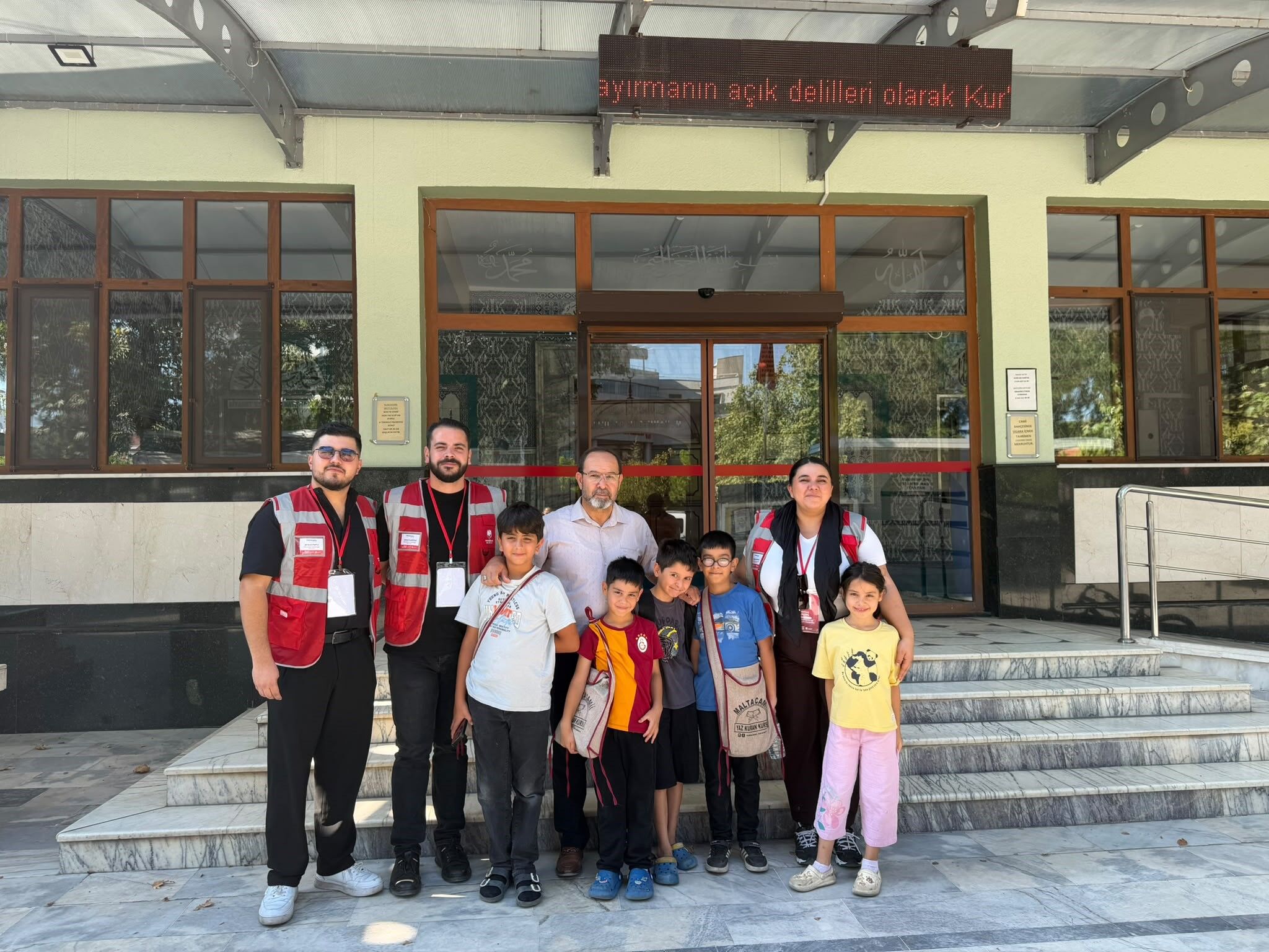 Yaz Kur'an Kursu Öğrencilerine Limonata Gofret Ikramı (4)