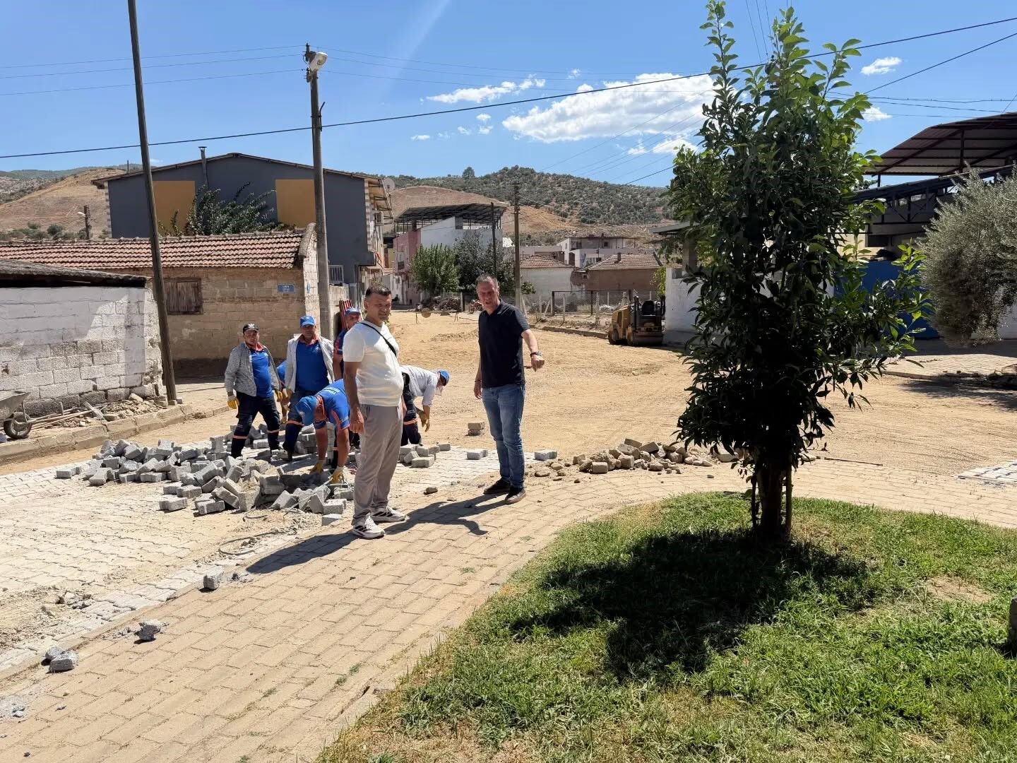 Aydın Yenipazar’da parke taşı çalışmaları sürüyor