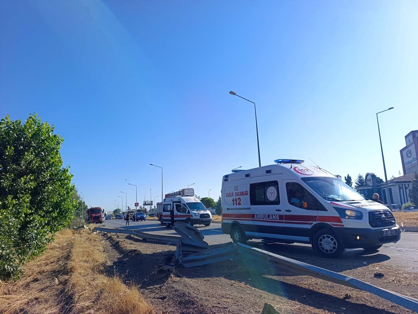 Yolcu Otobüsü Devrildi, Çok Sayıda Yaralı Var (6)