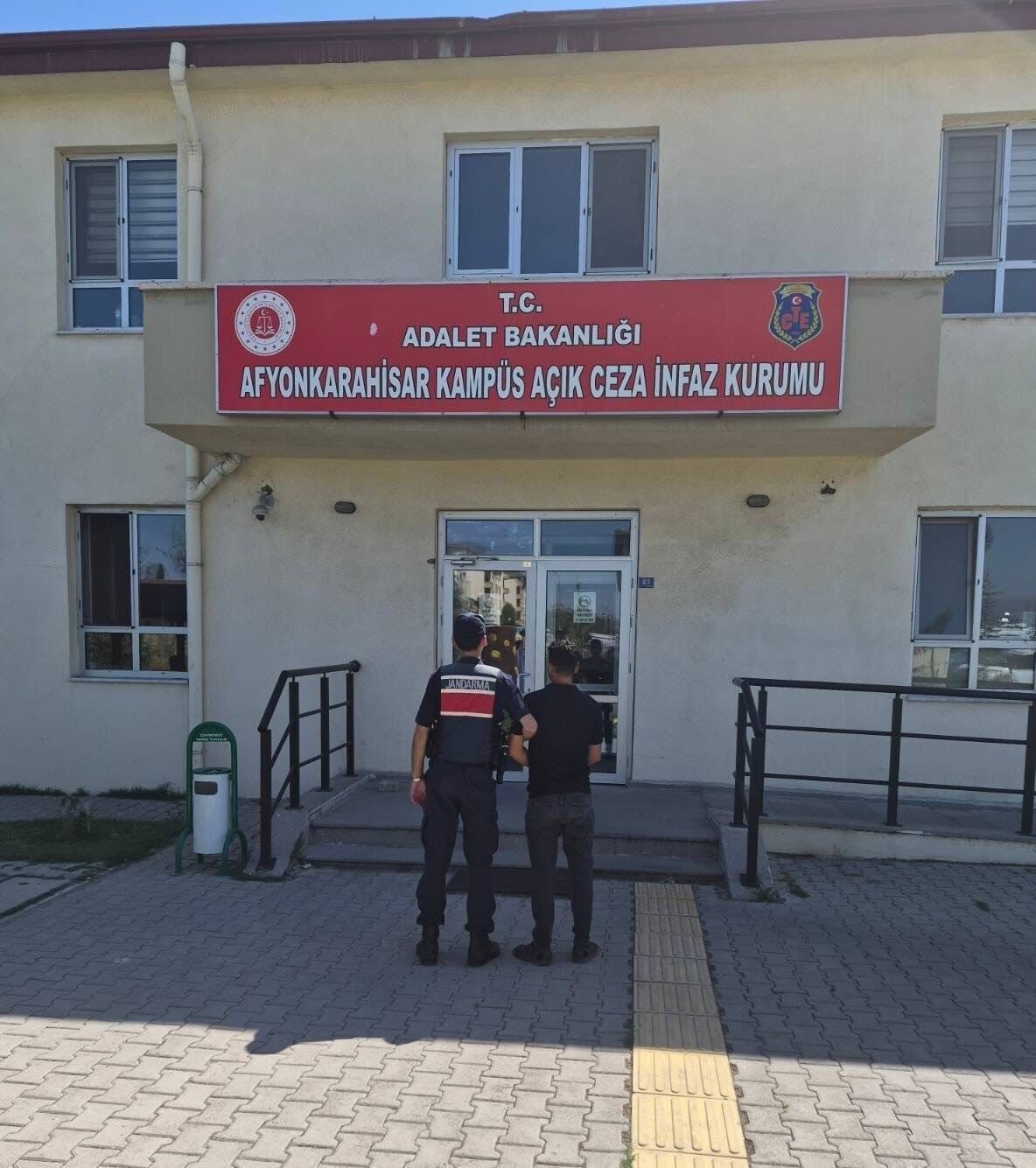 Aranan 35 Kişiyi Jandarma Yakaladı (2)
