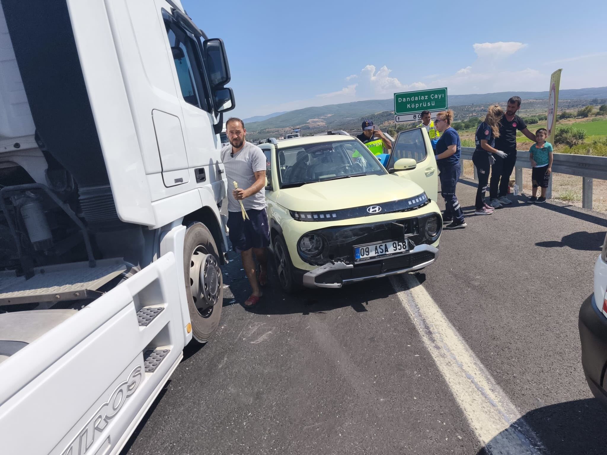 Aydın Denizli Otoyolu’nda Bir Kaza Daha.. 3 Kişi Yaralandı (3)