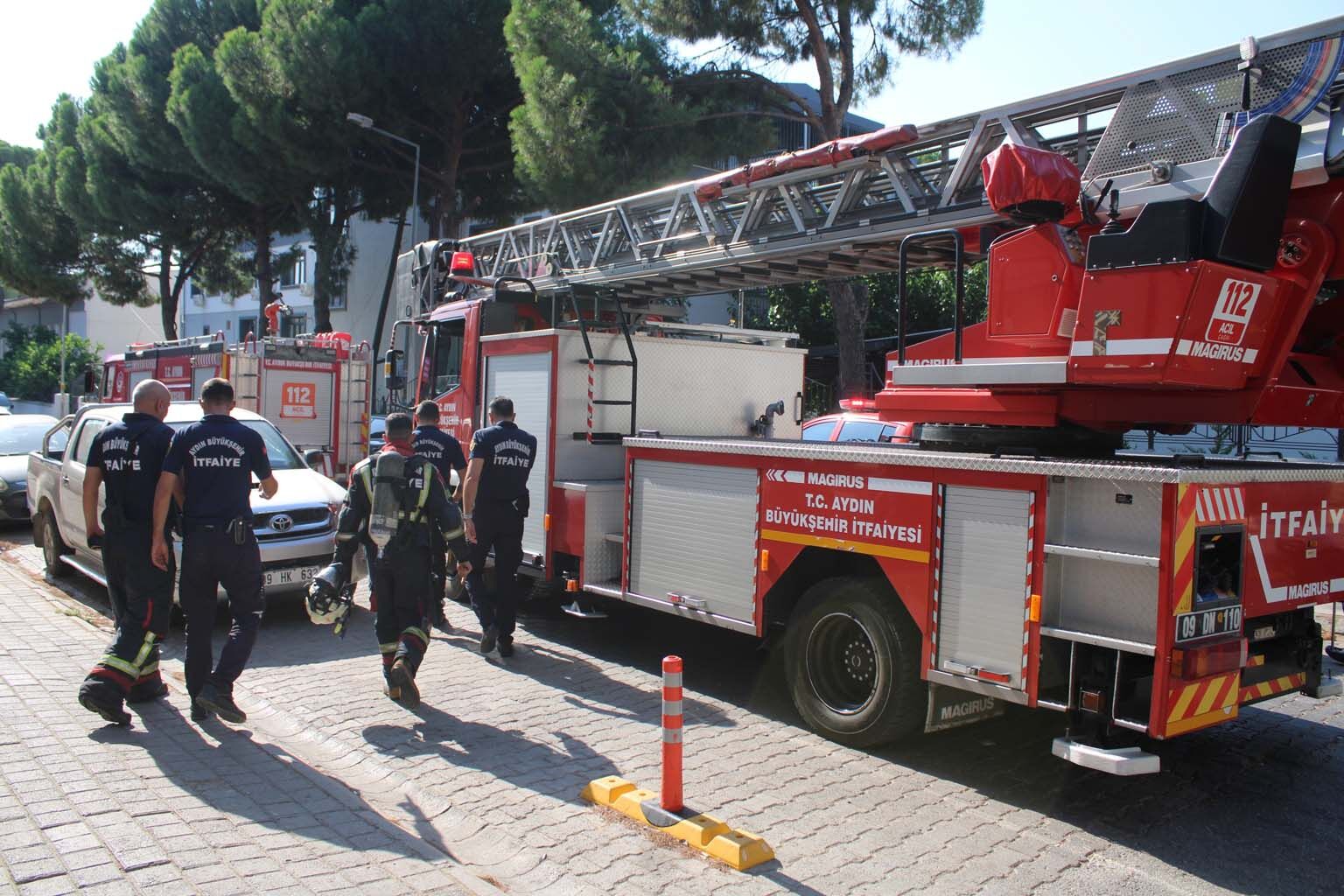 Aydın’da Mahalleyi Saran Koku Ekipleri Harekete Geçirdi (2)