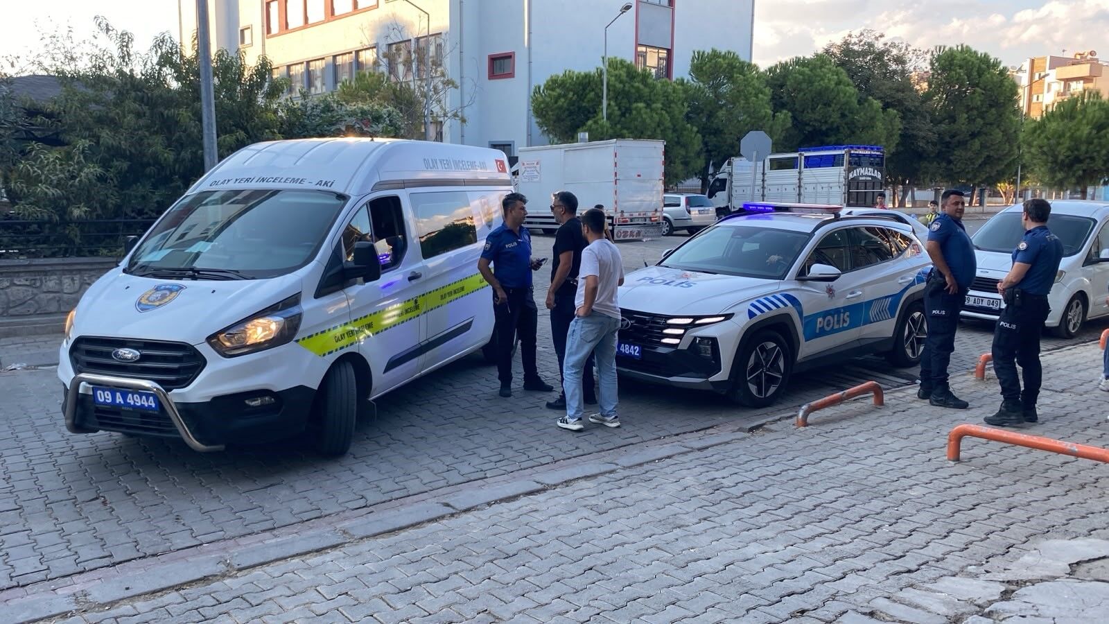 Aydın’da Okul Önüne Silahla Giden Şahıs Yakalandı (4)