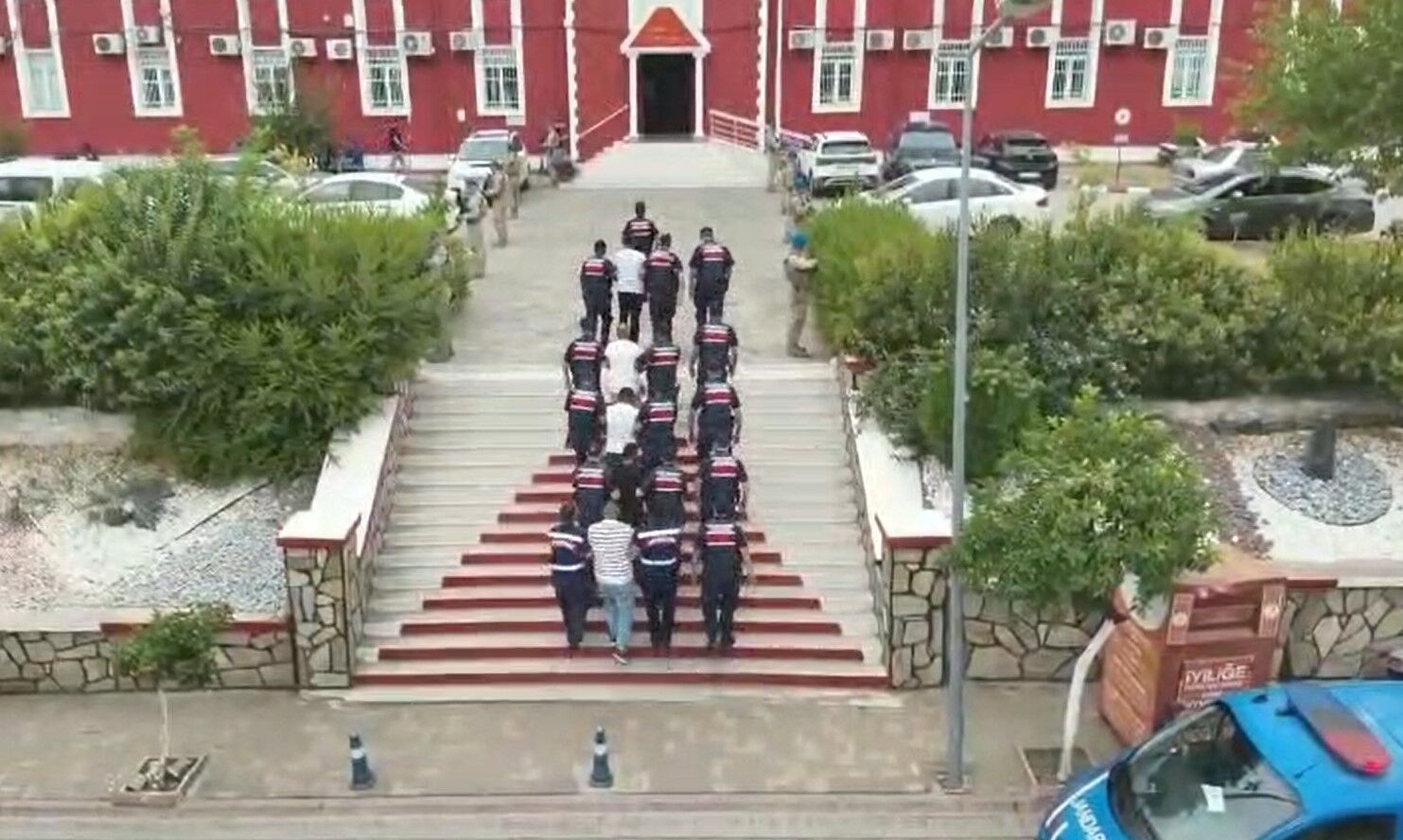 Aydın’da Zeytinyağı, Kuruyemiş Ve Hayvanları Alıp Götürmüşler (2)