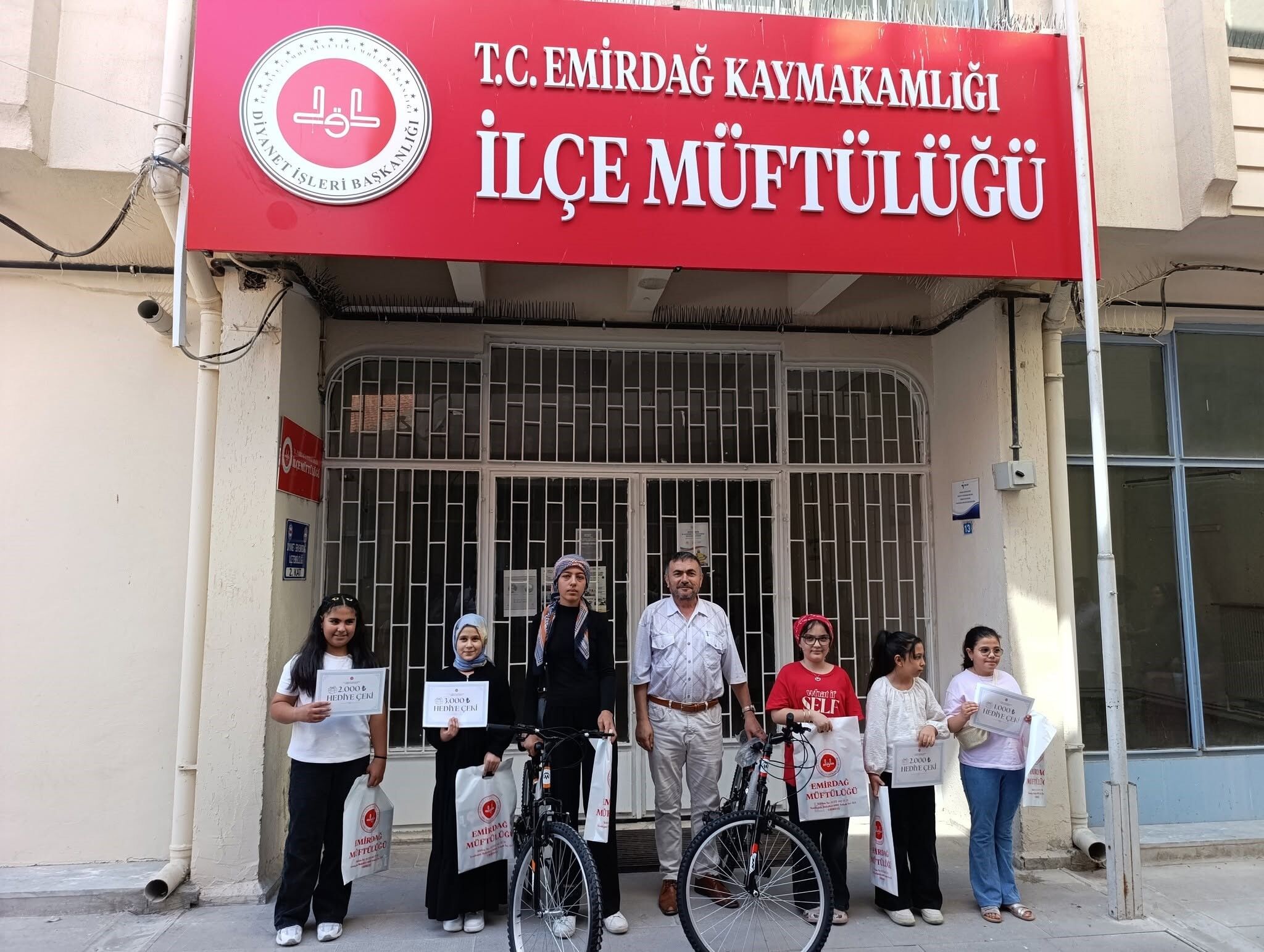 ‘Camiler Arası Bilgi Yarışması'nda Dereceye Giren Öğrenciler Ödüllendirildi (2)