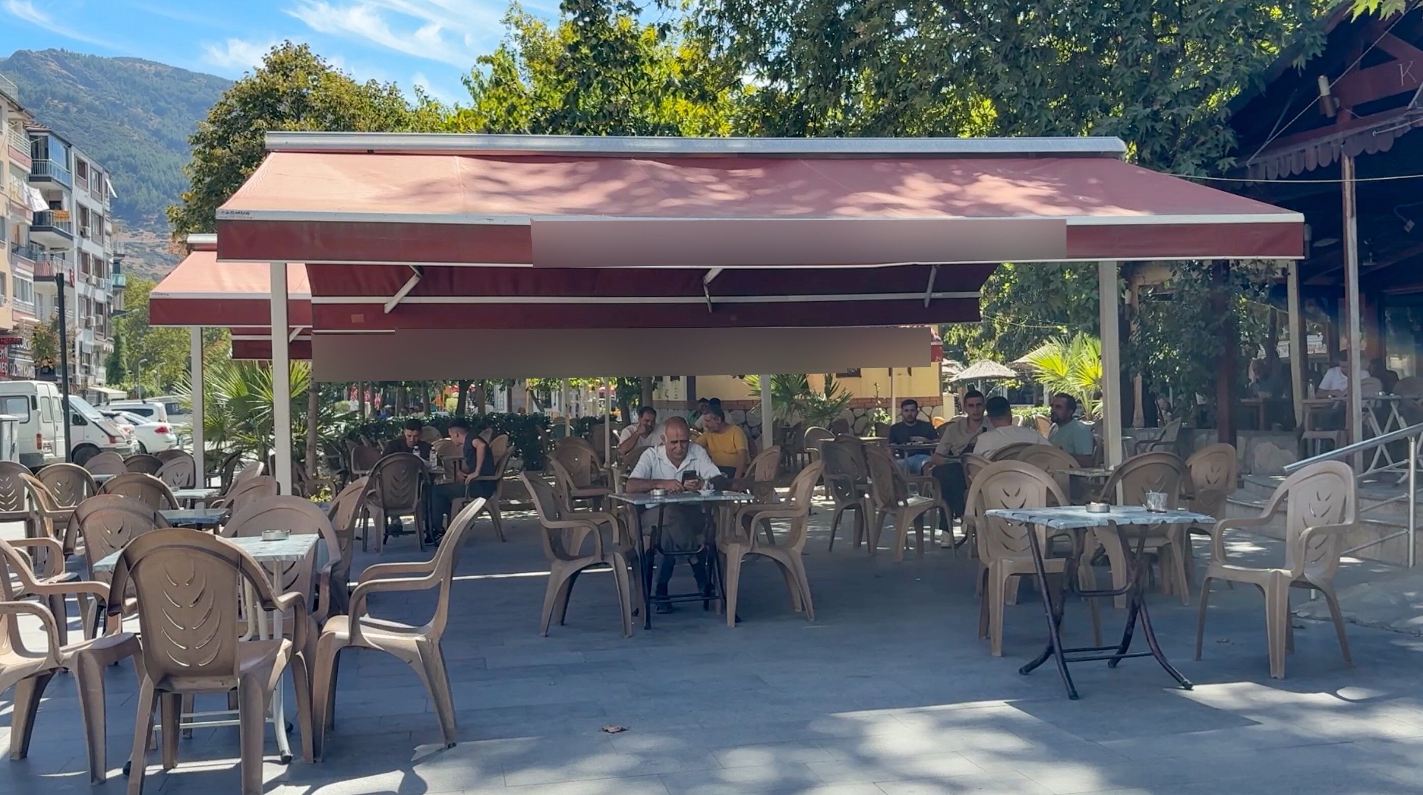 Çay bahçesi tuvaletinde gizli kamera skandalı