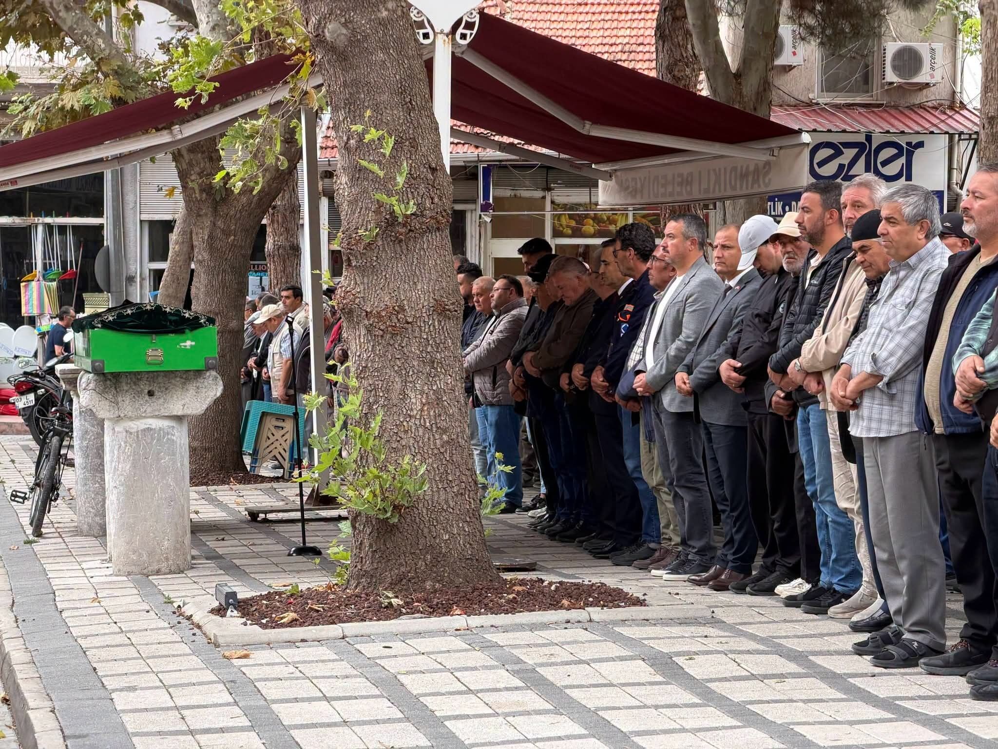 Hayatı Boyunca Girdiği Hiçbir Seçimi Kazanamayan Adam Hayatını Kaybetti (3)